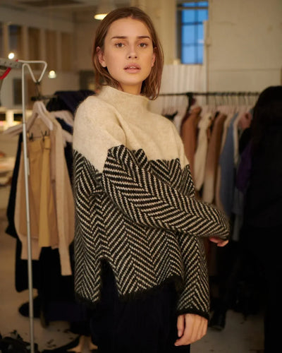 Sophie | Rollkragen trui met visgraatdetails