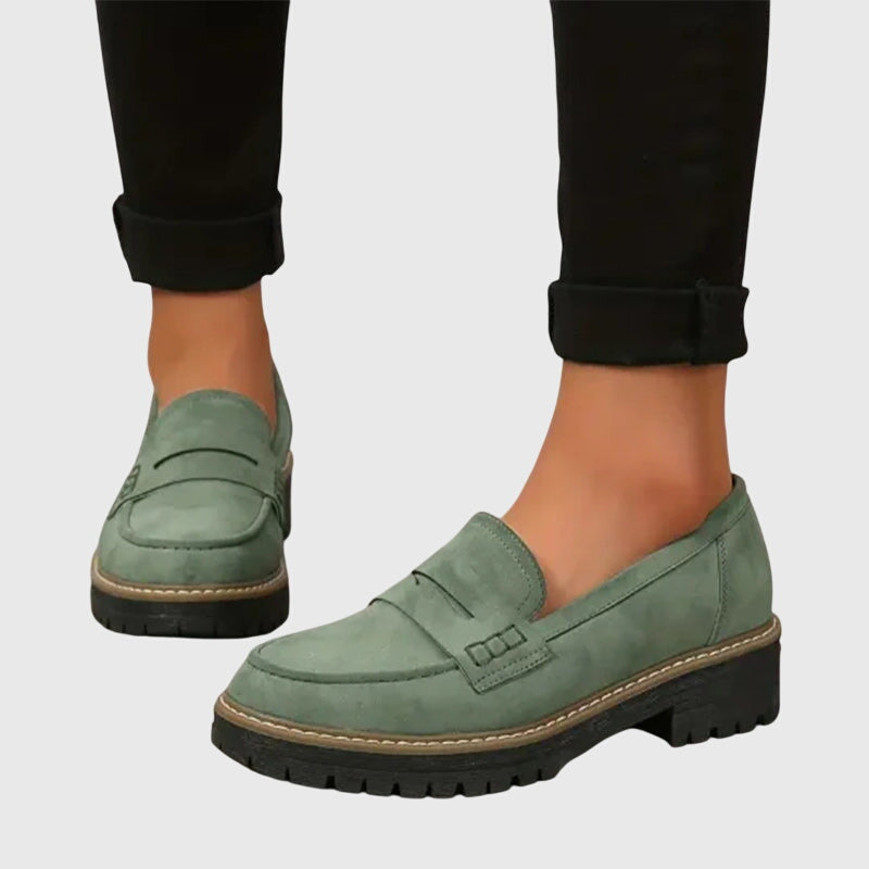 Odette | Suède loafers met tijdloze charme