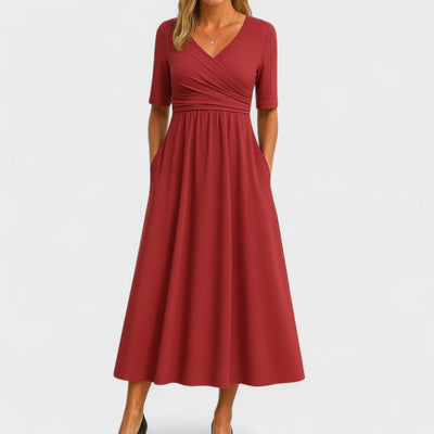 Odilia | Midi-jurk met flatterende taille en vloeiende lijn