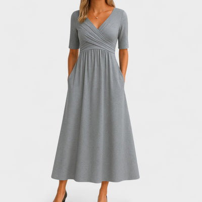 Odilia | Midi-jurk met flatterende taille en vloeiende lijn