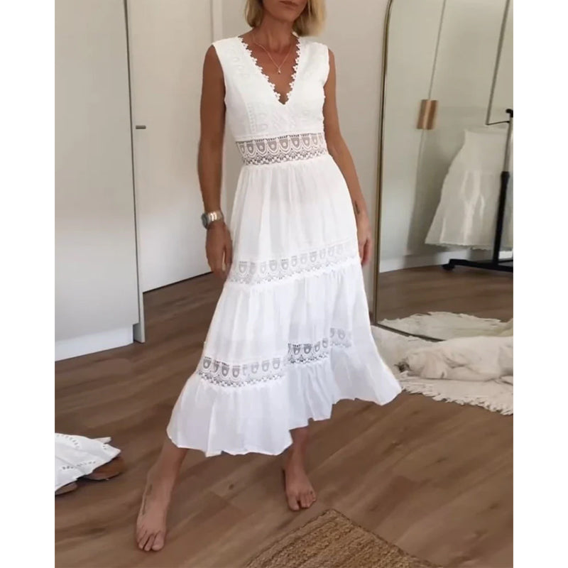 Marise | Mouwloze zomerjurk met kanten details en V-hals