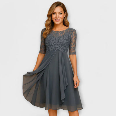 Annelies | Midi-jurk met kant en sierlijke details