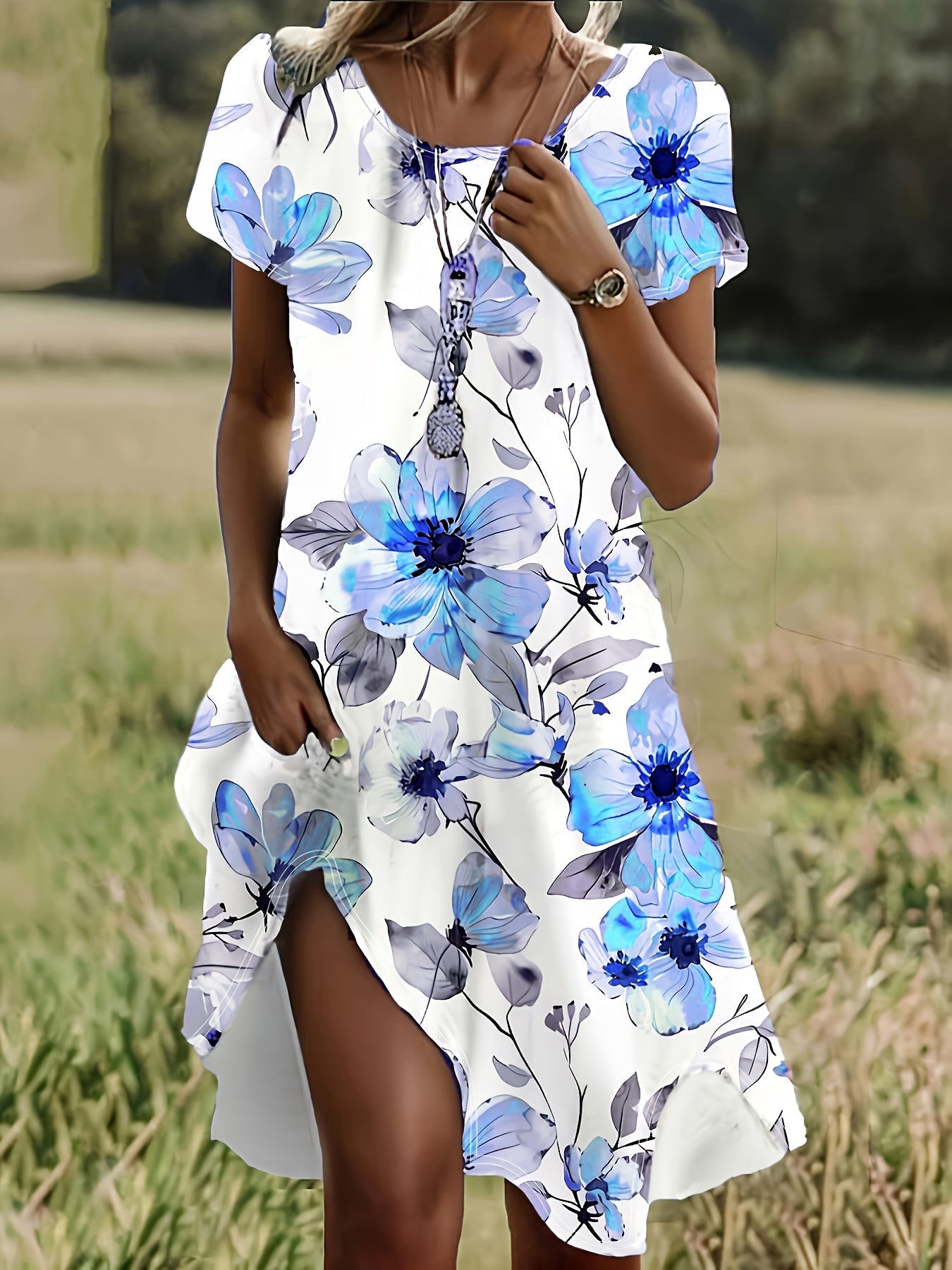 Noëlle | Zomerjurk met ronde hals en levendige bloemenprint