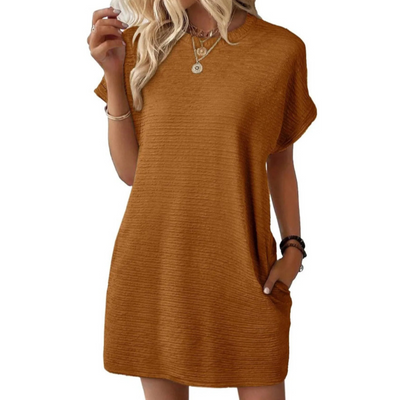 Yvette | Minimalistische zomerjurk met ronde hals en tijdloze eenvoud