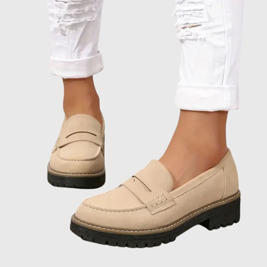 Odette | Suède loafers met tijdloze charme