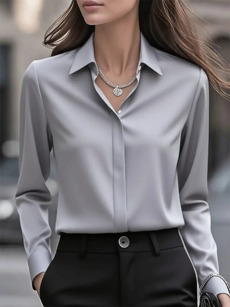 Amiliana | Luxe blouse met verborgen knoopsluiting
