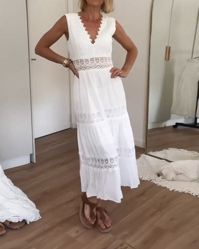 Marise | Mouwloze zomerjurk met kanten details en V-hals