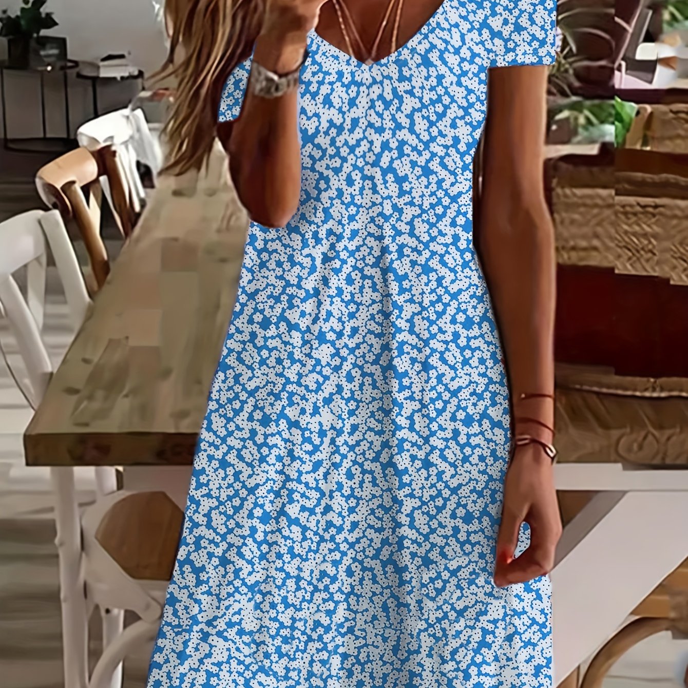 Marise | Zomerjurk met bloemenprint en elegante V-hals
