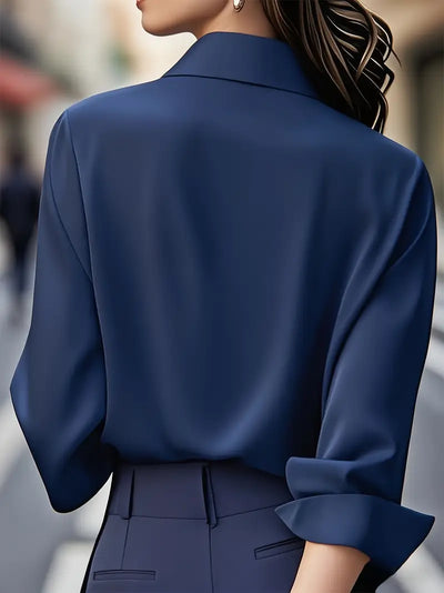 Amiliana | Luxe blouse met verborgen knoopsluiting