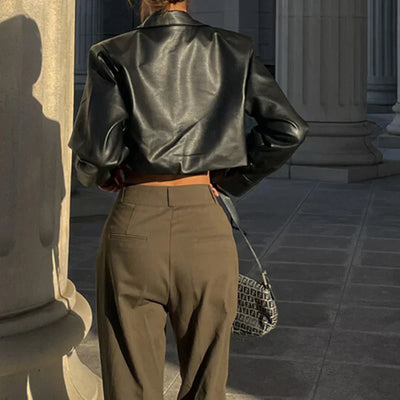 Véronique | Similicuir jas met iconische snit en elegante uitstraling