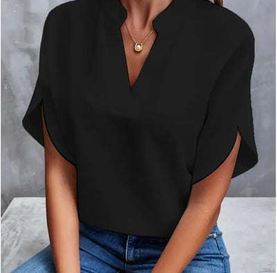 Mireille | V-hals blouse met kant en korte mouw