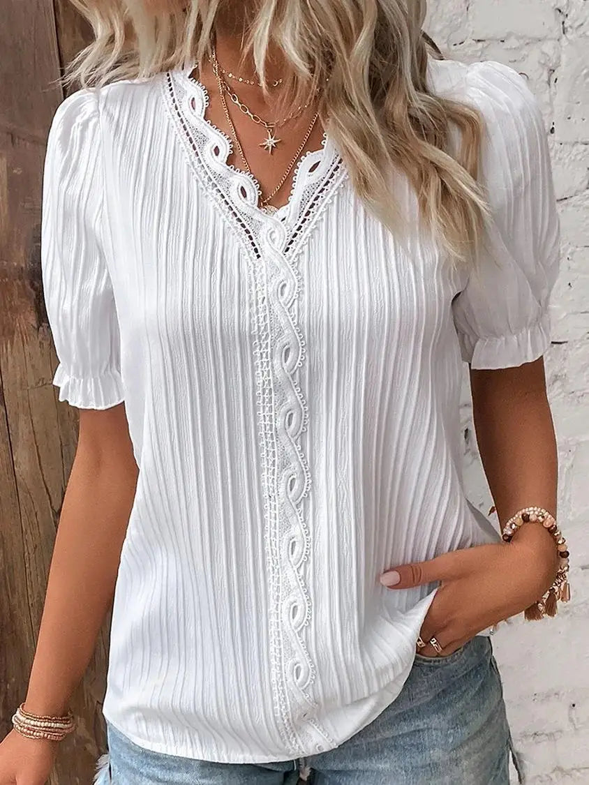 Liliane | Witte zomertop met kant en V-hals