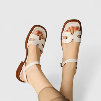 Claire | Tijdloze leren sandalen met lage hak