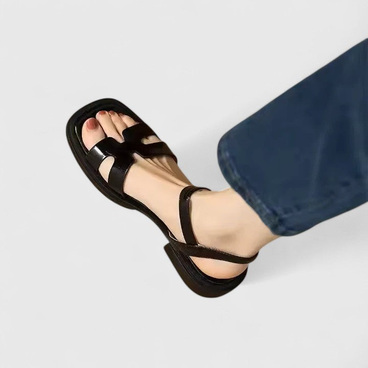 Claire | Tijdloze leren sandalen met lage hak