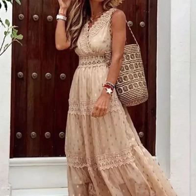 Liliane | Mouwloze maxi-jurk met kant en hoge taille