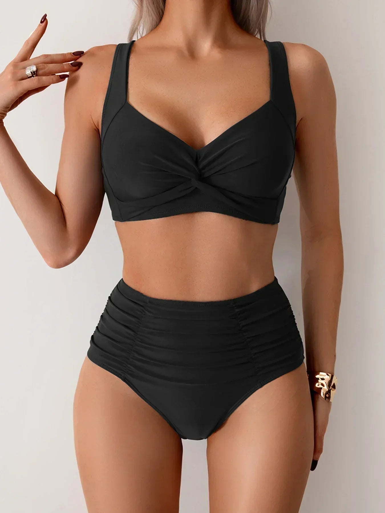 Auriane | Bandeaubikini met ruches en vrouwelijke elegantie