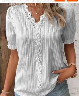 Liliane | Witte zomertop met kant en V-hals