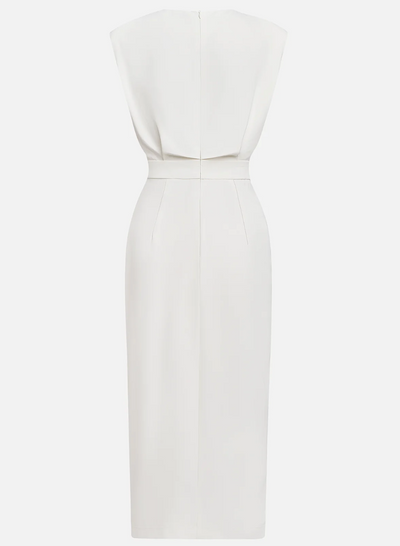 Sylvie | Ivoorkleurige powerdress met gouden details en tailleaccent