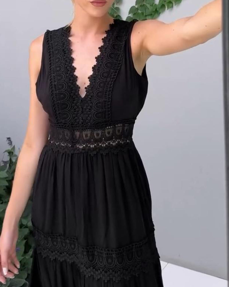 Marise | Mouwloze zomerjurk met kanten details en V-hals