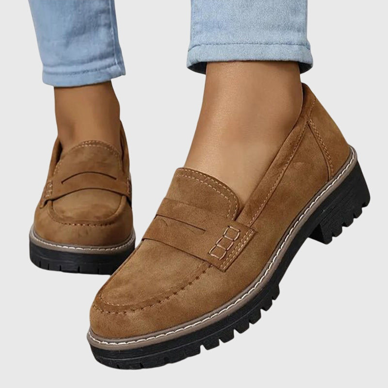 Odette | Suède loafers met tijdloze charme