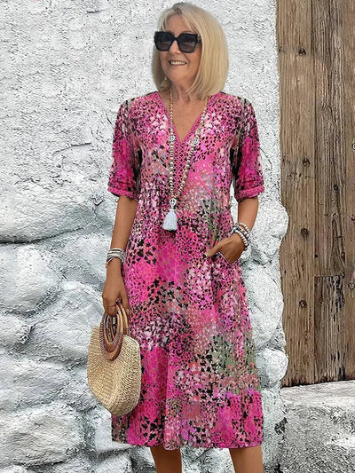 Florine | Bloemenjurk met vloeiende pasvorm en natuurlijke elegantie