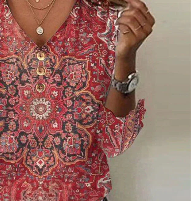 Claudine | Top met rode print en flatterende V-hals